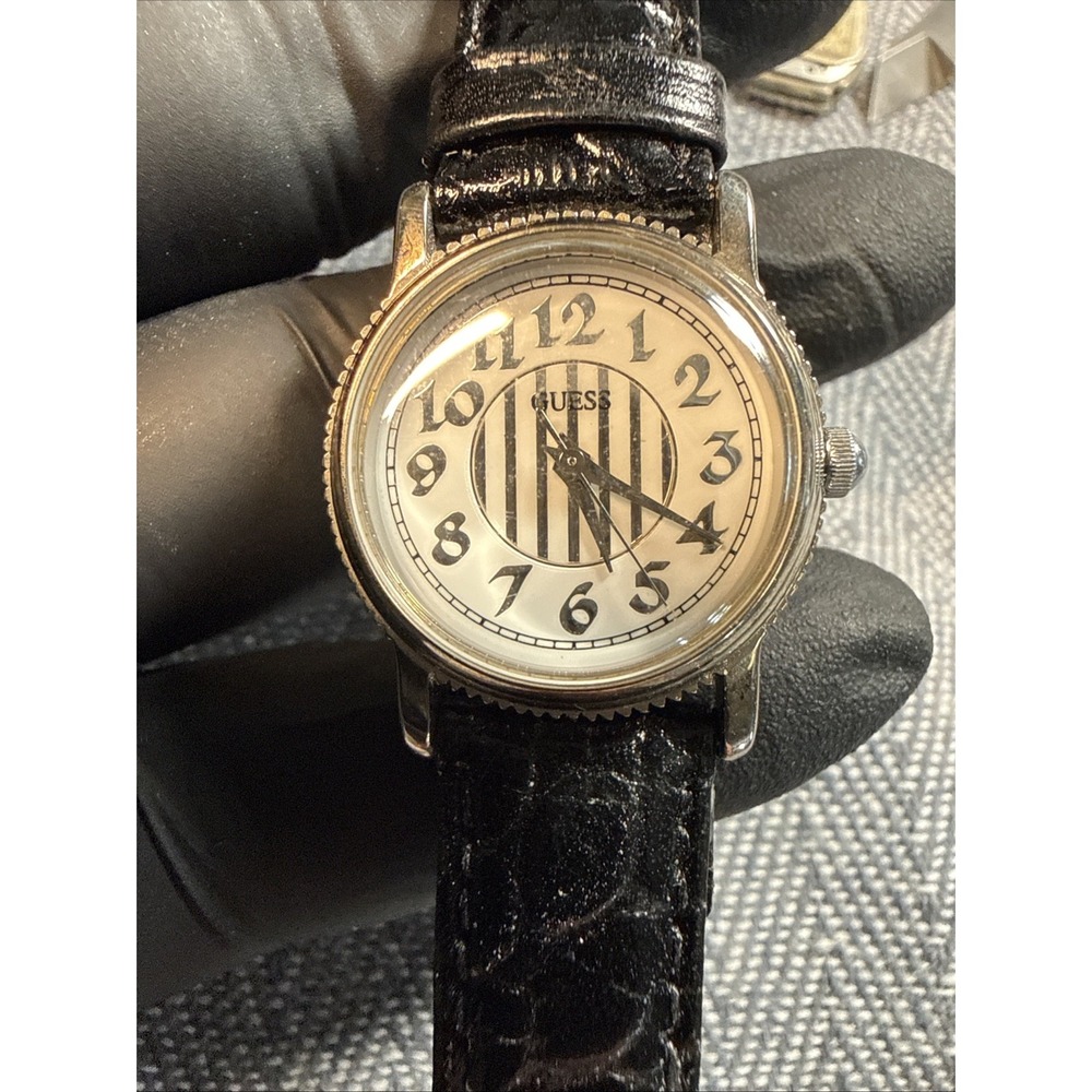 1992 Guess watch Unisex Black Leather Band New Battery, Running